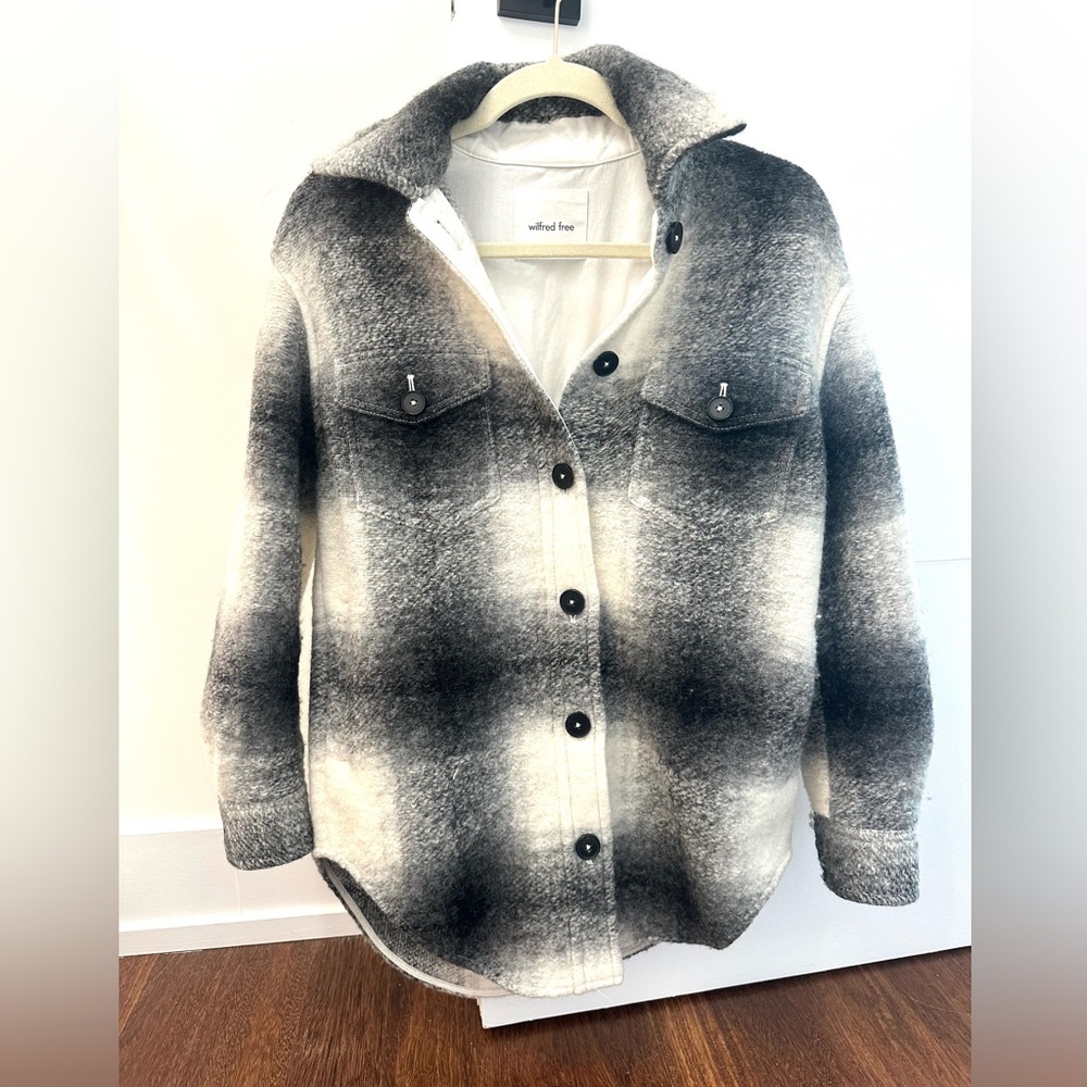 Aritzia flannel shirt jacket in XS